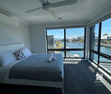 WATERFRONT LIVING - Photo 3