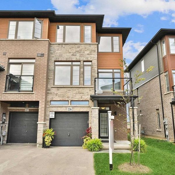 For Lease - 30 Times Square Boulevard Unit# 226, Hamilton, Ontario - Photo 1