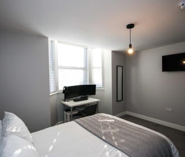 3 bedroom apartment to rent - Photo 2
