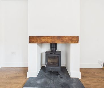 3 Bedroom - Photo 2