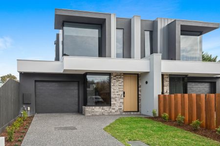 CONTEMPORARY SOPHISTICATION - Photo 5