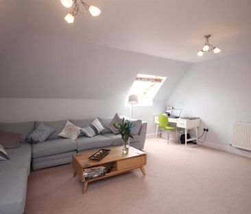 2 bedroom penthouse to rent - Photo 3
