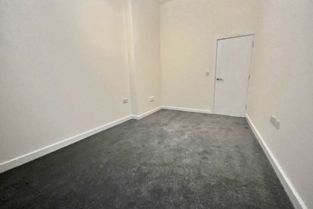 Bond Street - Photo 3