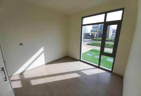 Single Lane 4 BHK Stand Alone with Serene Views - Photo 3