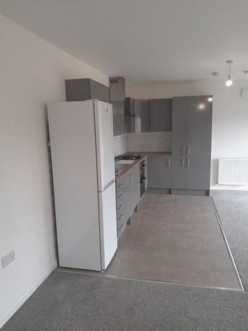2 bedroom flat to rent - Photo 3