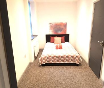 1 bedroom in a flat share to rent - Photo 2