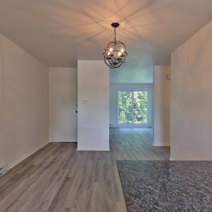 4 1/2 Style-Condo Rénové à Mirabel - Photo 2