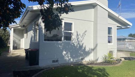 Modern in Mayfair - Photo 5