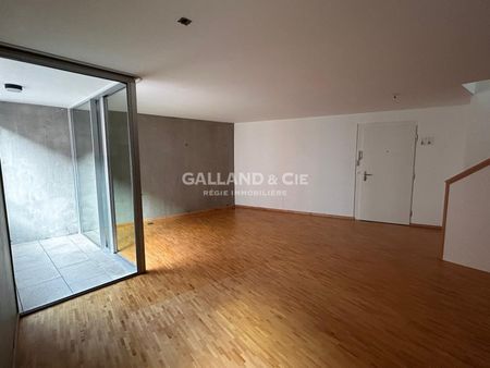 Splendid 2.5-room duplex apartment with balconies - Photo 2