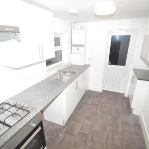 4 bedroom house to rent - Photo 2