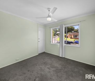 Low maintenance 2 Bedroom Unit with lockup Garage located on a No T... - Photo 4