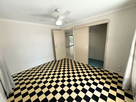 Coastal Comfort and Tranquillity at Moore Park Beach - Photo 5