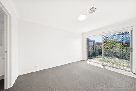 13 Sliprail Street, Lawson ACT 2617 - House For Rent | Domain - Photo 3