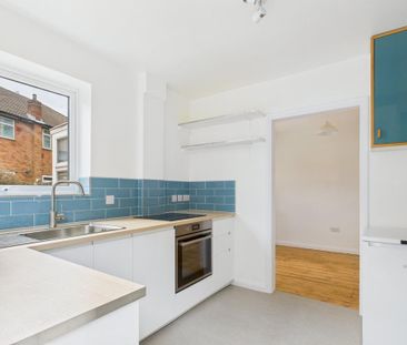 3 bedroom semi-detached house to rent - Photo 5