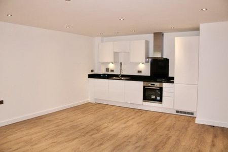 Crescent House, Rugby, CV21 - Photo 3