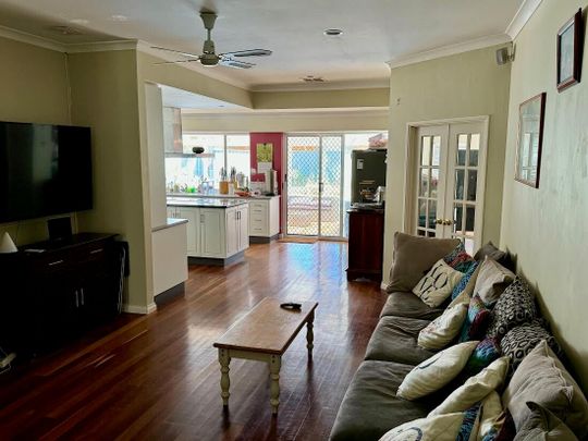 Port Kennedy - Photo 1