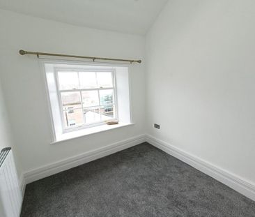 3 bedroom flat to rent - Photo 2
