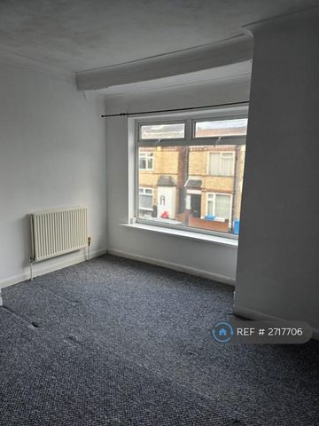 2 bedroom end of terrace house to rent - Photo 5