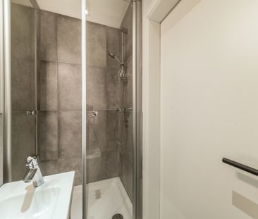 City-Residence: Neu möbliertes Design-Apartment mit exzellenter Aus... - Photo 1