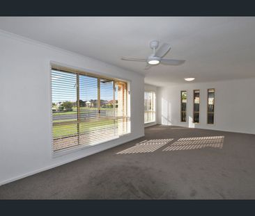 18 The Strand East, Thabeban, Qld 4670 - Photo 5