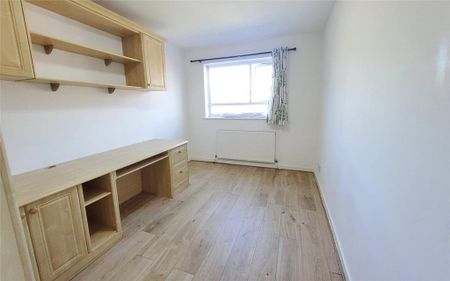 3 bedroom apartment to rent - Photo 3