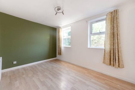 4 bedroom maisonette to rent - Photo 4