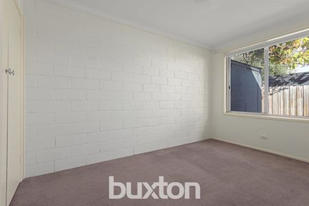 Low Maintenance Living - 2 bedroom Unit in the heart of Chelsea - Photo 4