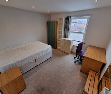 3 Bed Student Accommodation - Photo 4