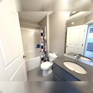 BEAUTIFUL 3 BEDROOM TOWNHOME IN WALKER - Photo 2