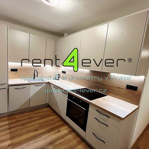 Pronájem bytu 2+1 56 m² - Photo 1