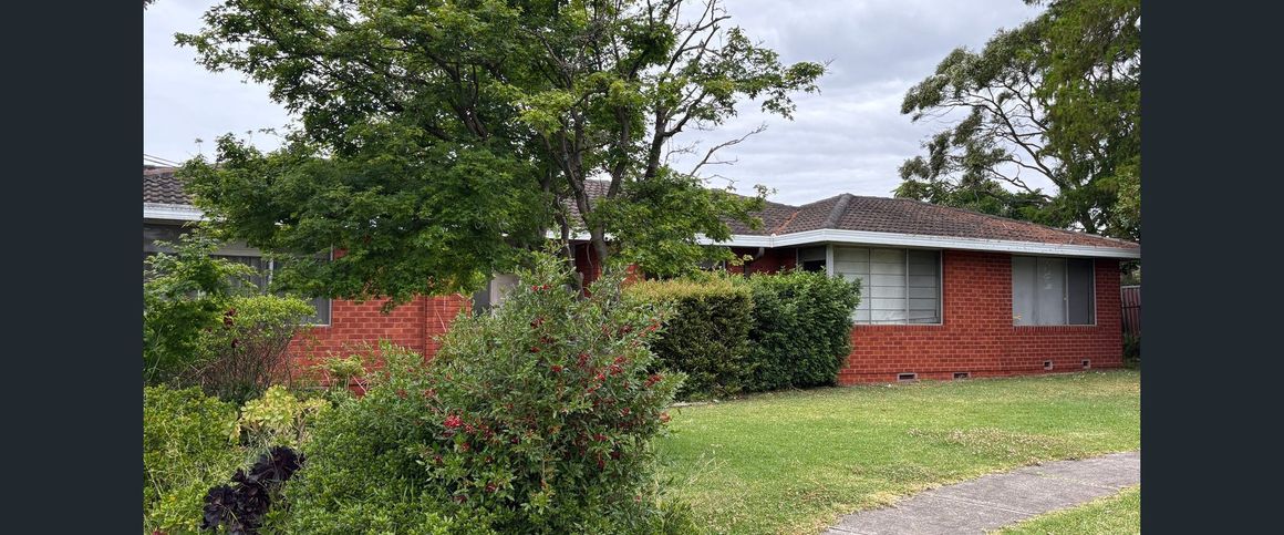 A Grand Residence Lovingly Preserved - Photo 1