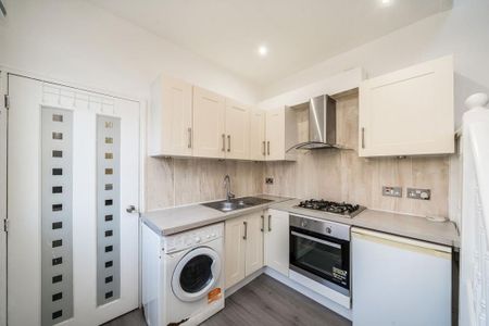 2 bedroom maisonette to rent - Photo 4