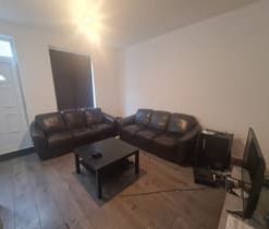 6 Bed - 53 Chestnut Avenue, Hyde Park, Leeds - LS6 1AZ - Student - Photo 6