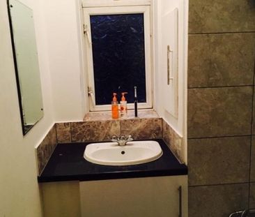 Room in a Shared Flat, Kington House, NW6 - Photo 6