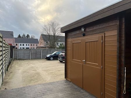 Gezellig ingericht duplex-app met achteraan groot terras. Rustige ligging. Privé parking. - Foto 2