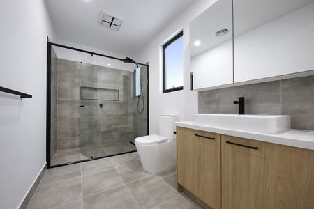 2A Crozier Ct, McKinnon VIC 3204 - House For Rent | Domain - Photo 2