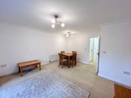 4 bedroom apartment to rent - Photo 3