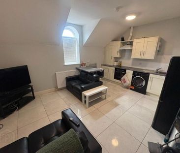 Apt 3, 23 Fitzroy Avenue, Belfast, BT7 1HS - Photo 2