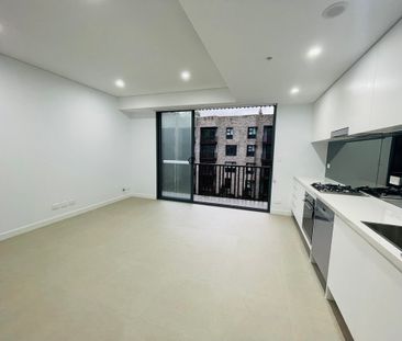 Stylish 1-Bedroom Apartment in the Heart of Rosebery! Move in Now! - Photo 4