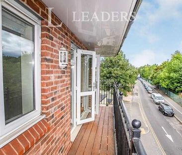 Brook Road, Redhill, RH1 - Photo 6