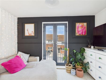 2 bedroom Apartment to rent - Photo 3