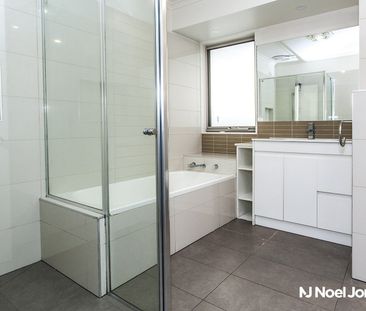 10 Kalonga Road, BALWYN NORTH - Photo 3