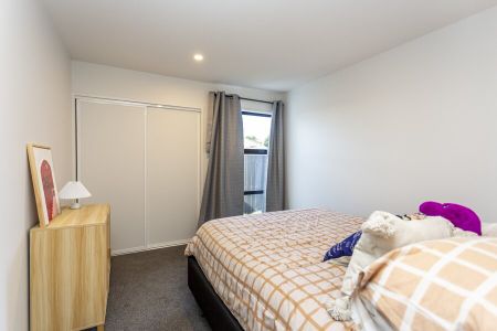 Partly furnished 2-bedroom home! - Photo 3