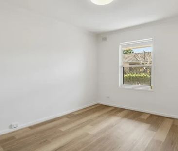 8 Arnold Street, Adelaide - Photo 1