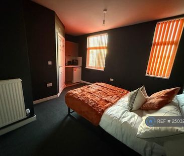 1 bedroom in a house share to rent - Photo 5