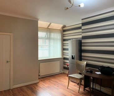 3 Bed Terraced House, Grange Street, M6 - Photo 2