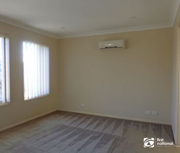 Stunning Family Home at 24 Parkview Drive, Springfield Lakes - Photo 4