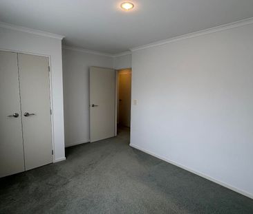 Sunny Three-Bedroom Family Home in the Heart of Howick Village - Photo 6