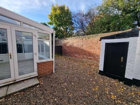 West Crescent, Darlington, DL3 - Photo 4