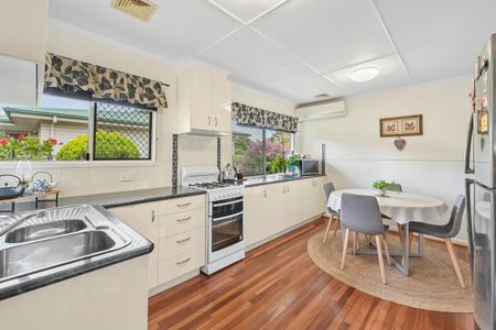 6 Gleeson Crescent, Harlaxton, QLD 4350 - Photo 5